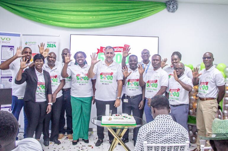 Group-picture-of-Vivo-Energy-Ghanas-management-team-at-the-celeboratory-event-of-the-companys-5000-Goal-Zero-Days-1