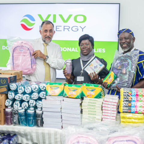 Jean-Michel-Arlandis-MD-of-Vivo-Energy-Ghana-left-and-representatives-from-GES-showcasing-some-of-the-donated-items-at-the-ceremony.