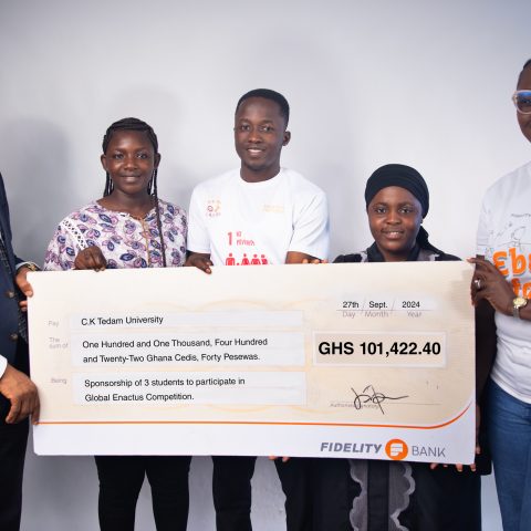 Majorie-Quansah-CSR-Coordinator-Fidelity-Bank-presenting-the-cheque-to-Professor-Albert-Luguterah-Vice-Chancellor-of-C.K.-Tedam-UTAS-and-the-UTAS-Enactus-team