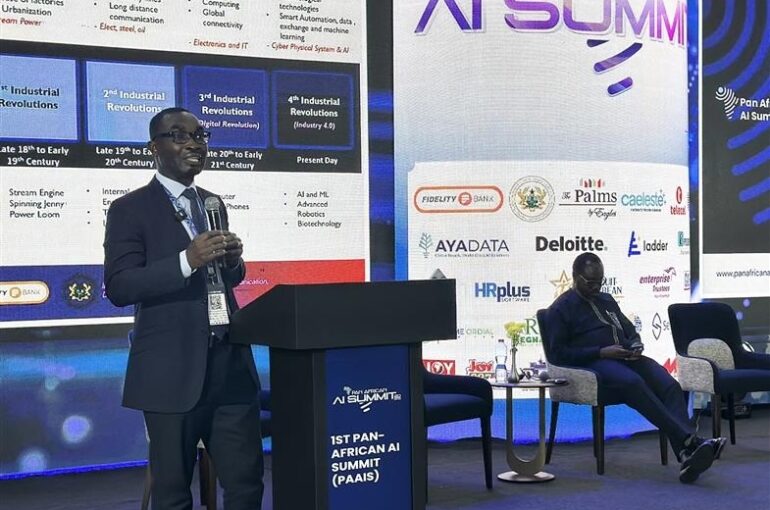 Simon Adu-Gyamfi, Chief Support Officer, Fidelity Bank, delivering a presentation on Adoption of AI at the Work Place (2)